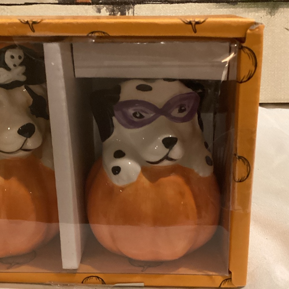 Halloween Dog Salt and Pepper Shakers - Picture 4 of 4
